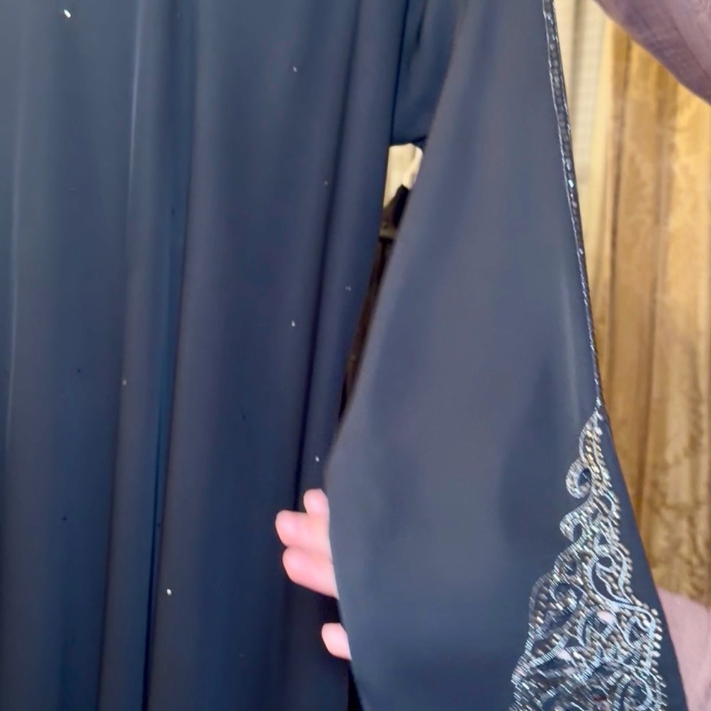 Elegant Black Embroidered Kaftan ( Abaya ) Bling Bling !!